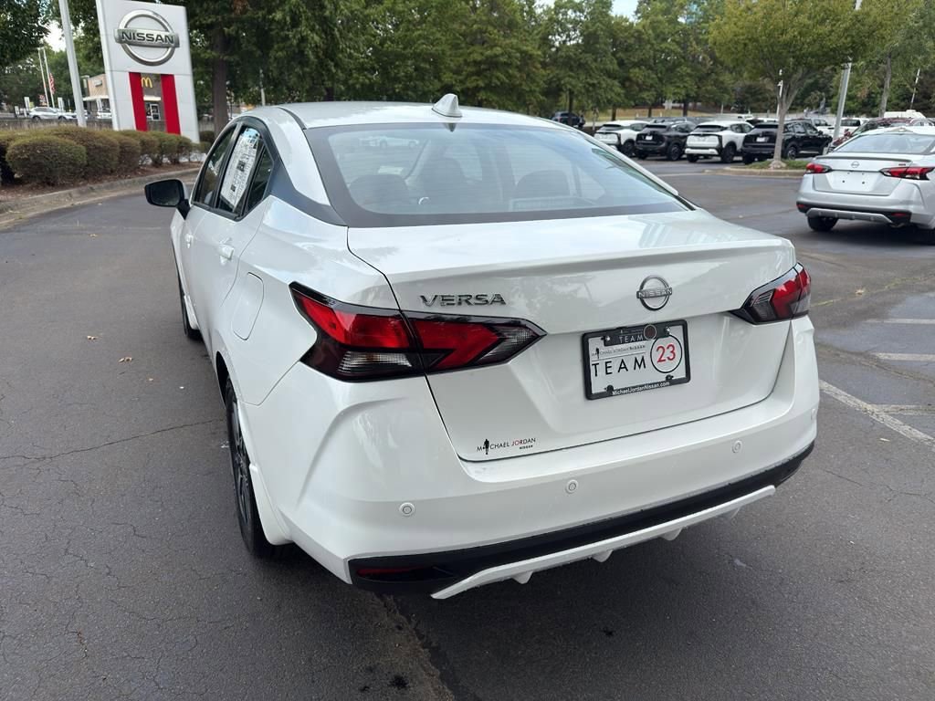 New 2025 Nissan Versa SV image 5