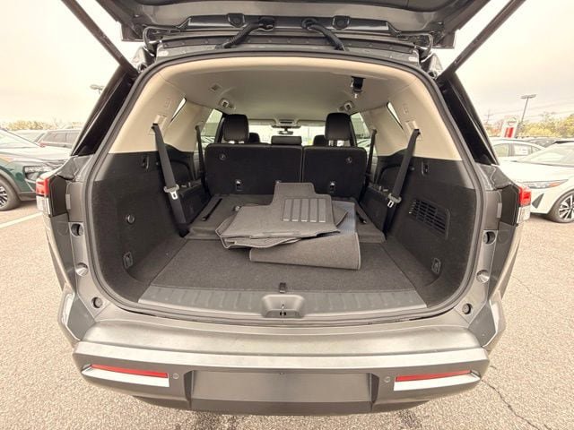 New 2026 Nissan Pathfinder SL AWD/4WD image 17