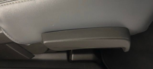 Used 2020 Buick Enclave Essence image 17