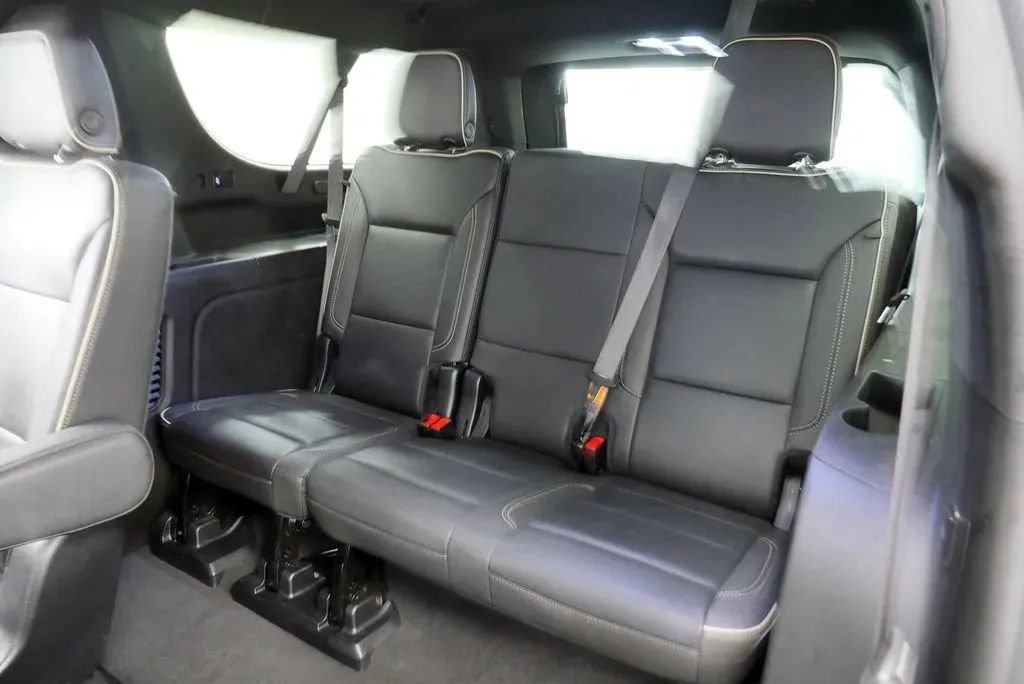 Used 2023 GMC Yukon XL SLT w/ SLT Luxury Package AWD/4WD image 18