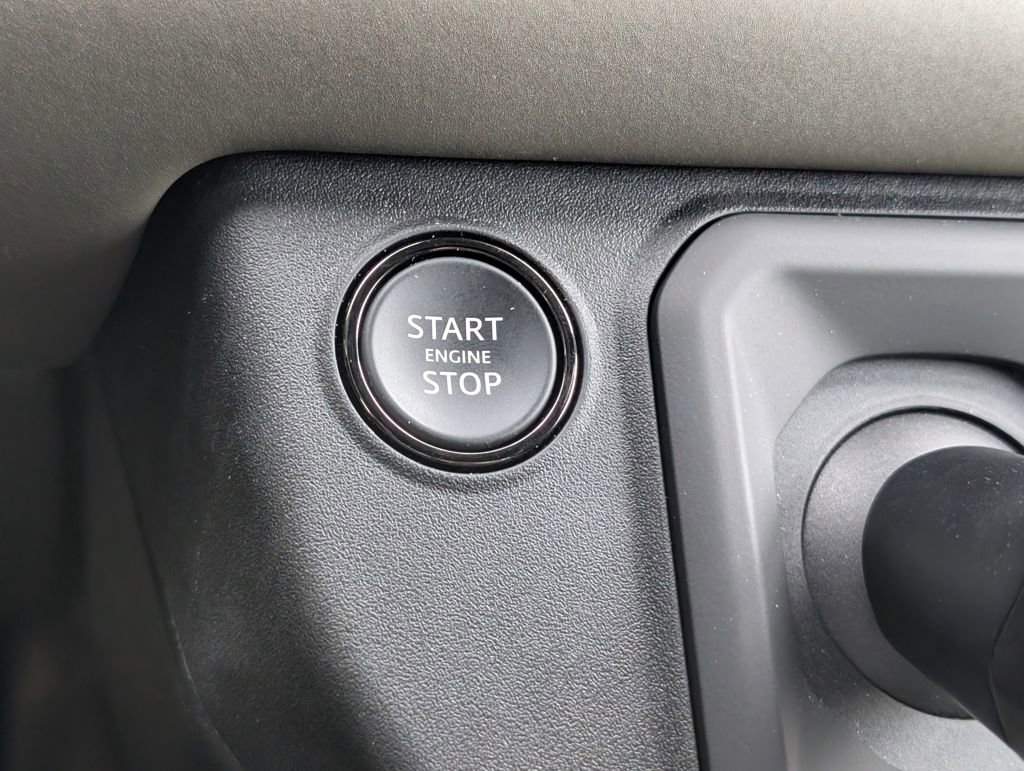 Certified 2025 Land Rover Defender 110 image 12