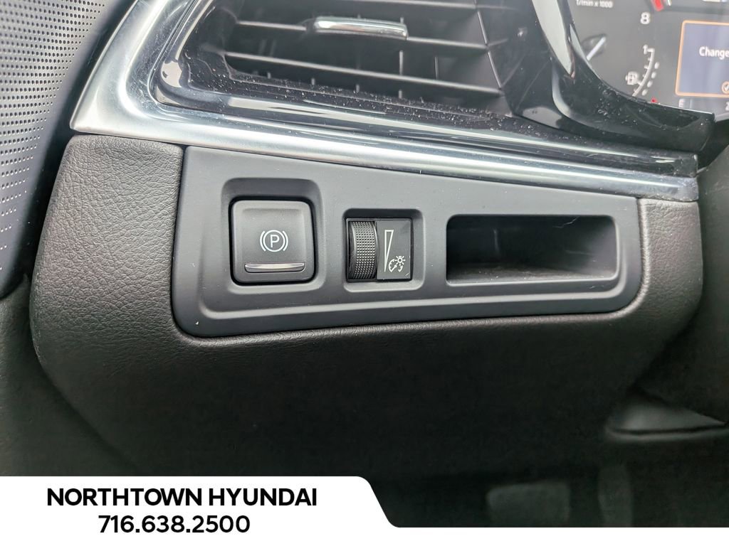 Used 2023 Cadillac XT6 Premium Luxury image 27