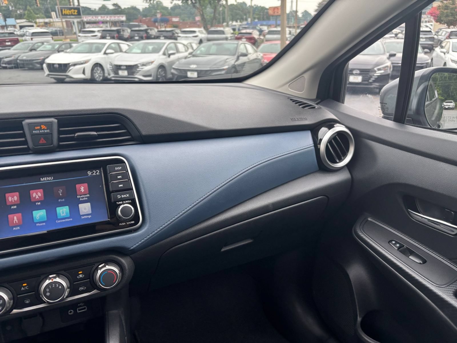 Used 2025 Nissan Versa SV FWD image 30