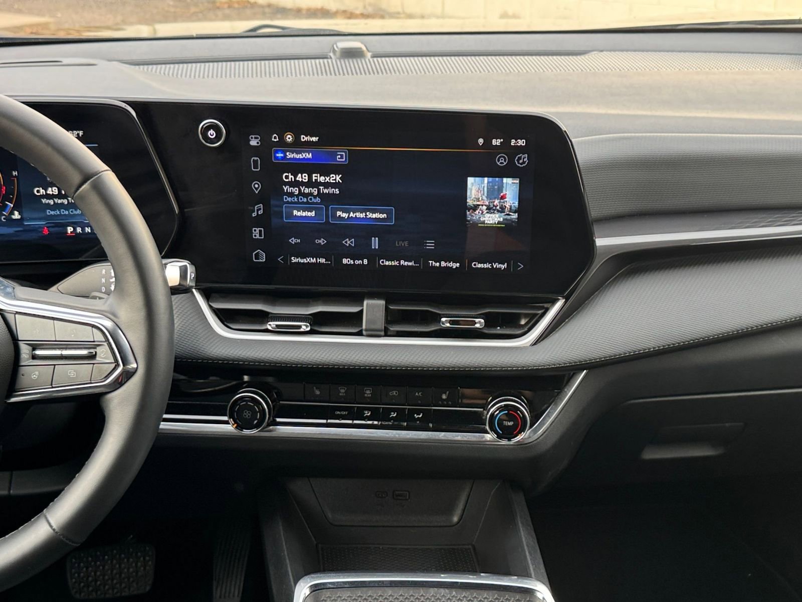 Used 2025 Chevrolet Equinox LT image 18