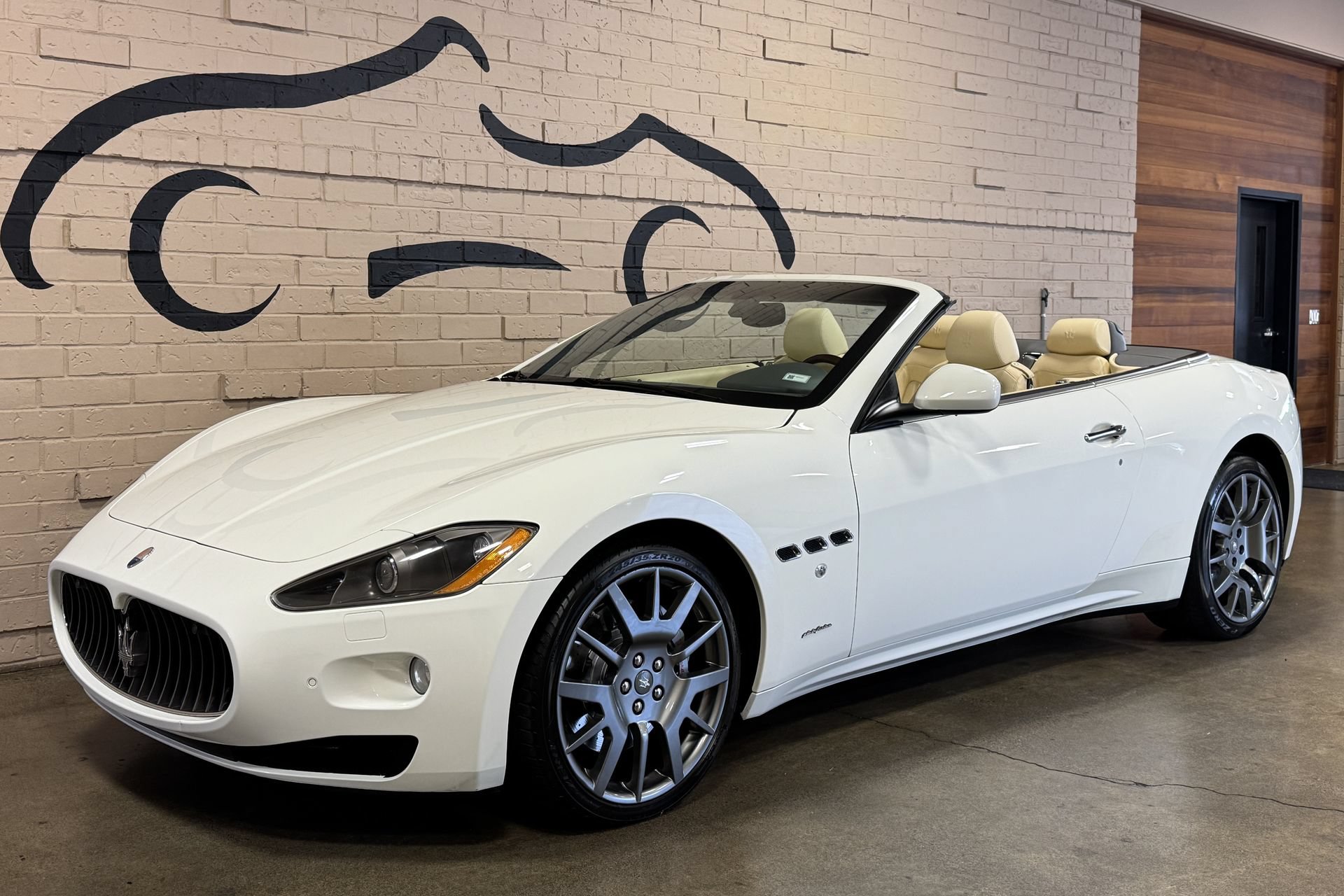 Used 2011 Maserati GranTurismo Convertible RWD image 19