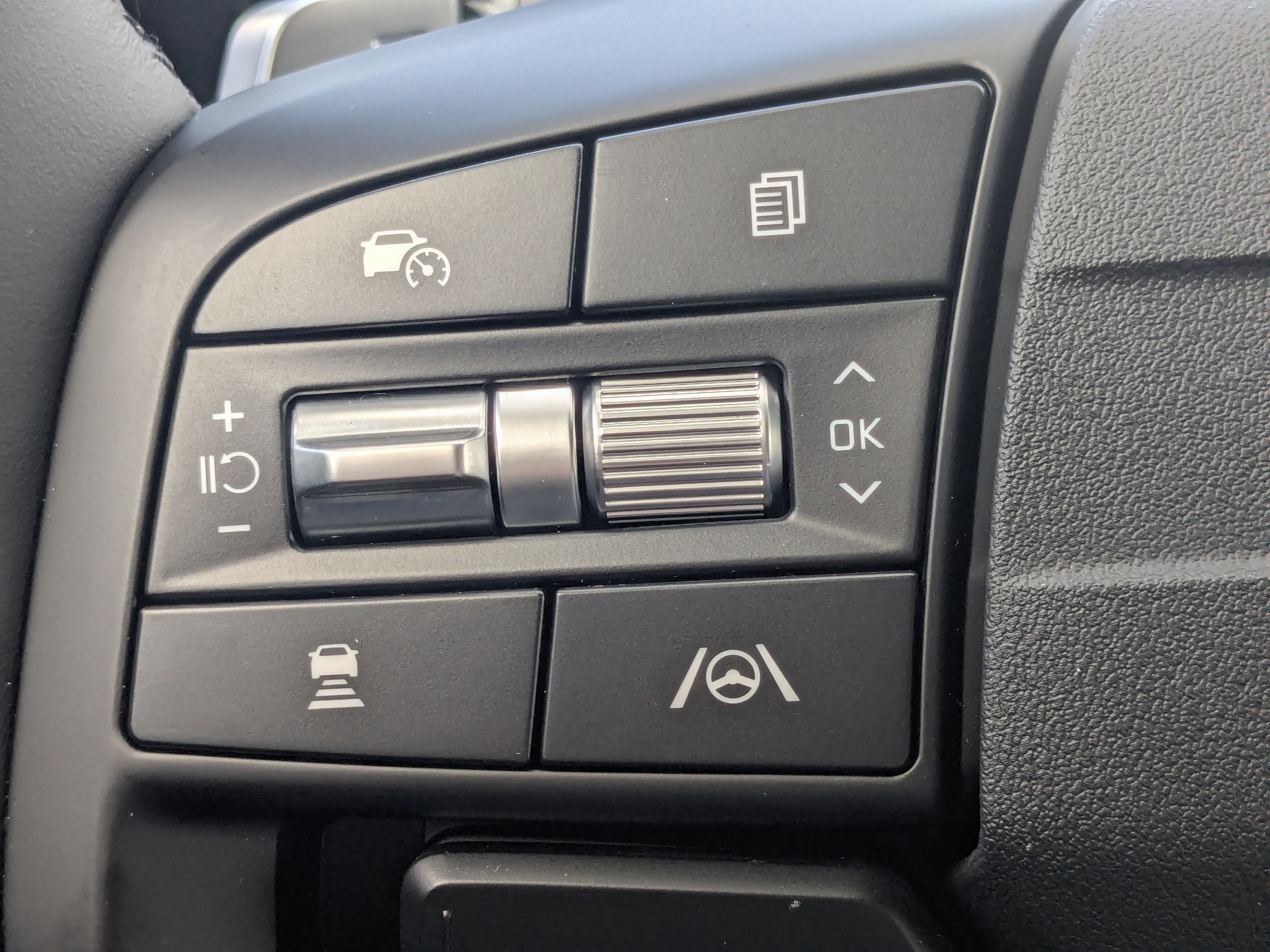 New 2026 Kia Sportage LX FWD image 29