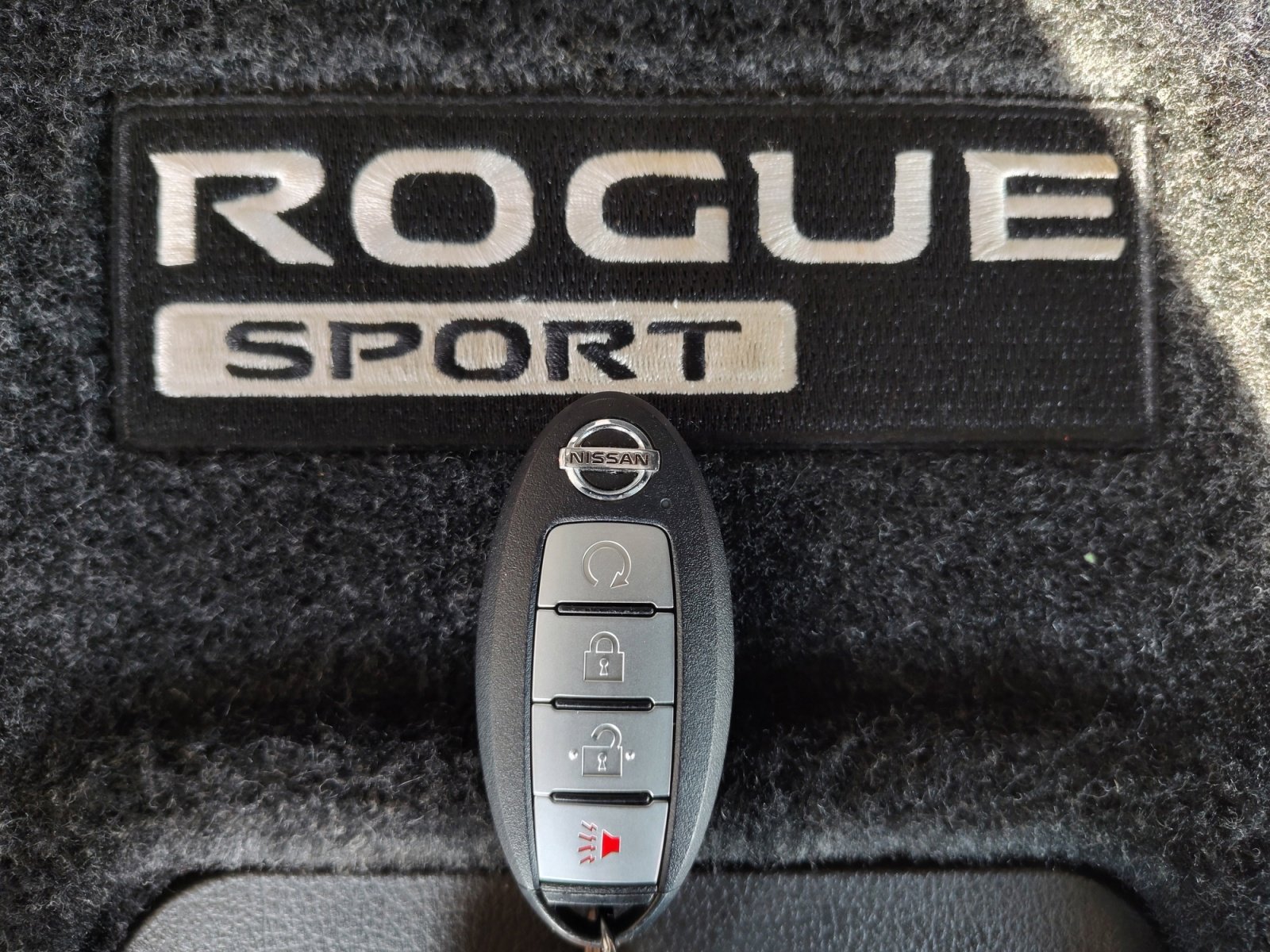 Used 2022 Nissan Rogue Sport SL w/ Premium Package image 34