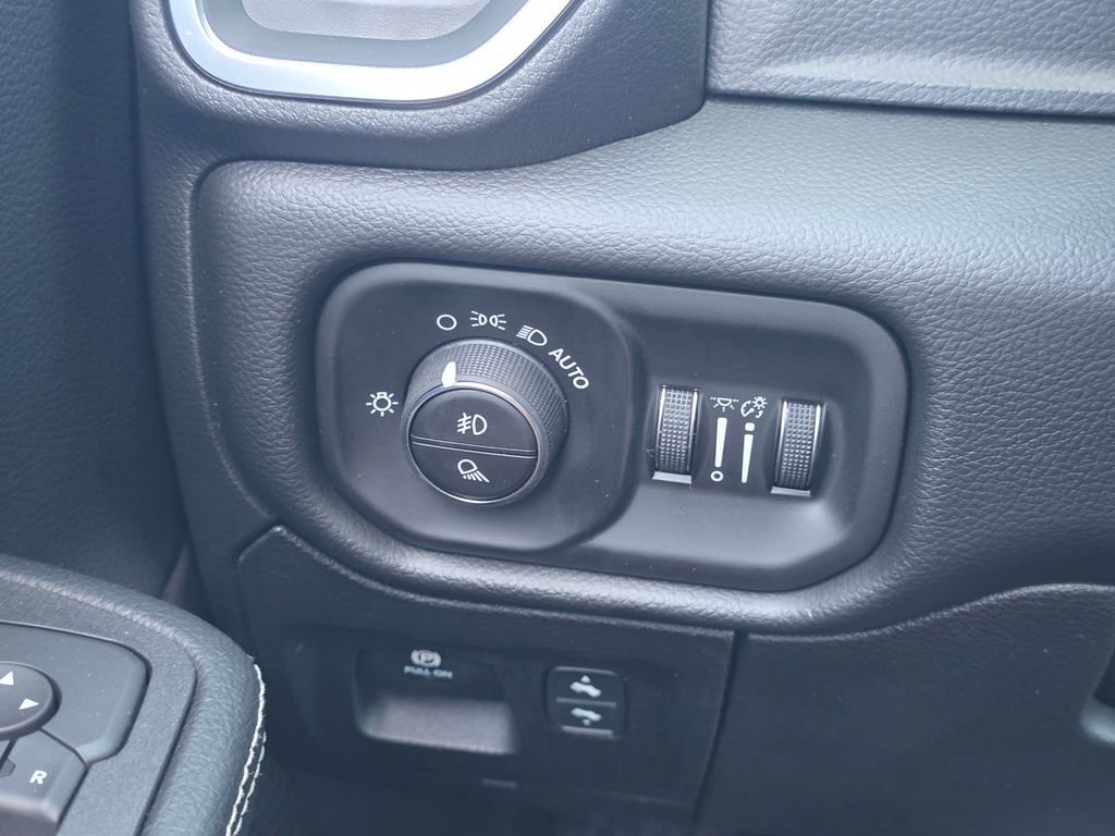 New 2026 RAM 1500 Laramie w/ Night Edition AWD/4WD image 18