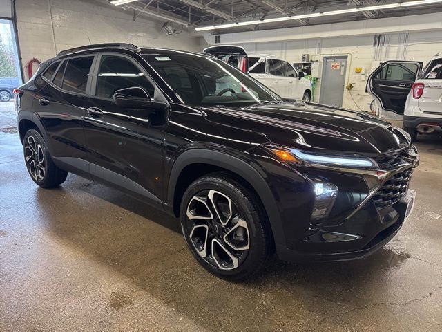New 2026 Chevrolet Trax RS w/ Sunroof Package image 8