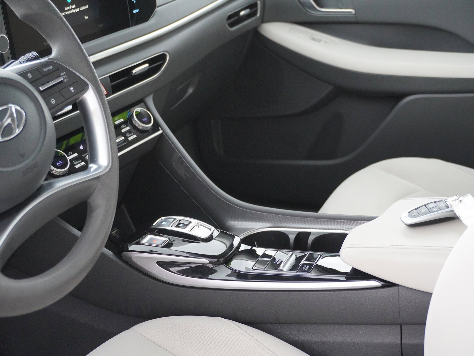 Used 2023 Hyundai Sonata SEL image 18