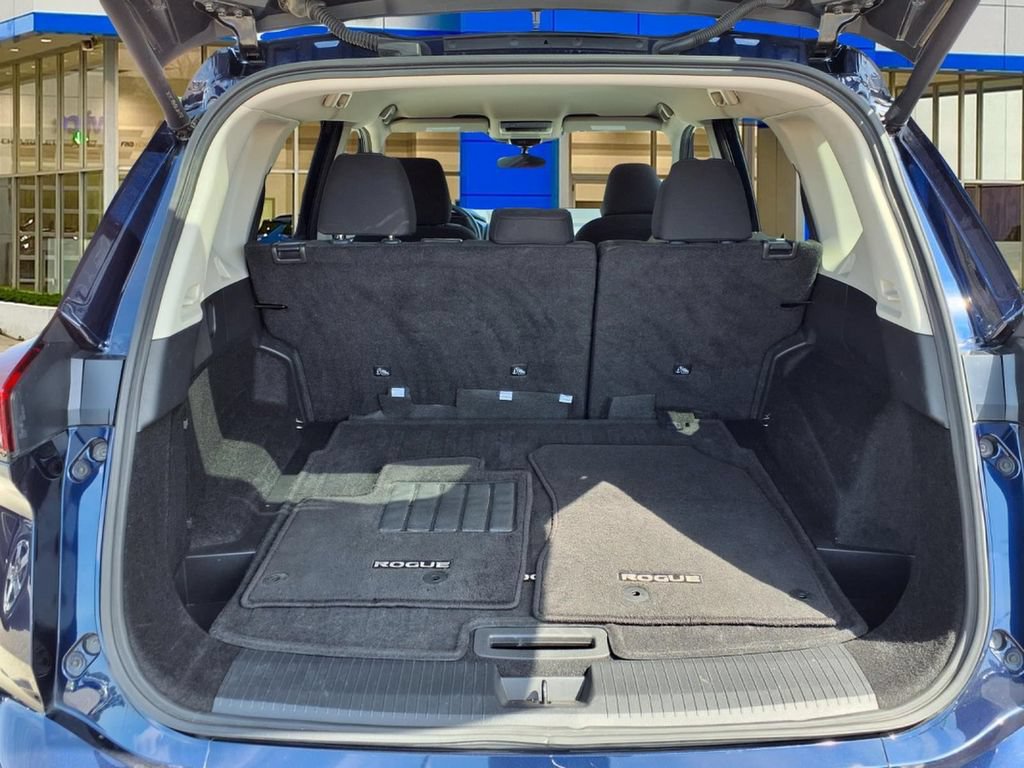 Used 2025 Nissan Rogue SV FWD image 24