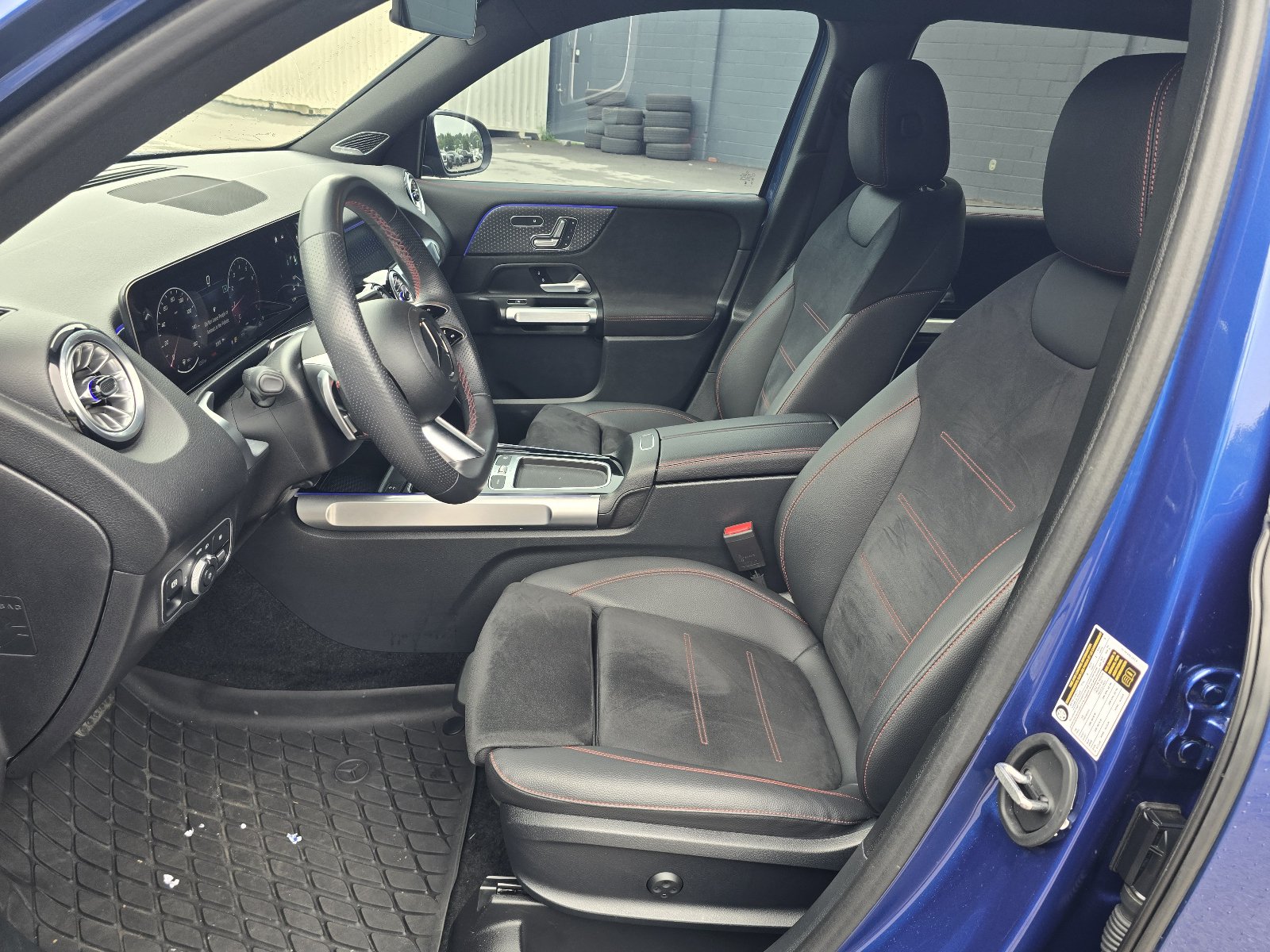 Used 2024 Mercedes-Benz GLB 250 image 12