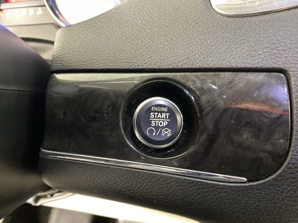 Used 2016 Chrysler Town & Country Touring w/ Driver Convenience Group image 19