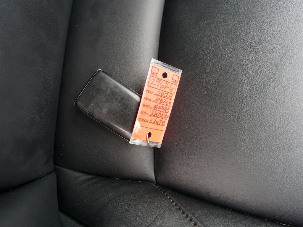 Used 2024 MAZDA MAZDA3 s FWD image 32