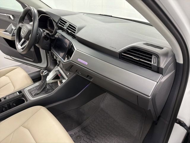Used 2022 Audi Q3 2.0T Premium Plus w/ Premium Plus Package image 17
