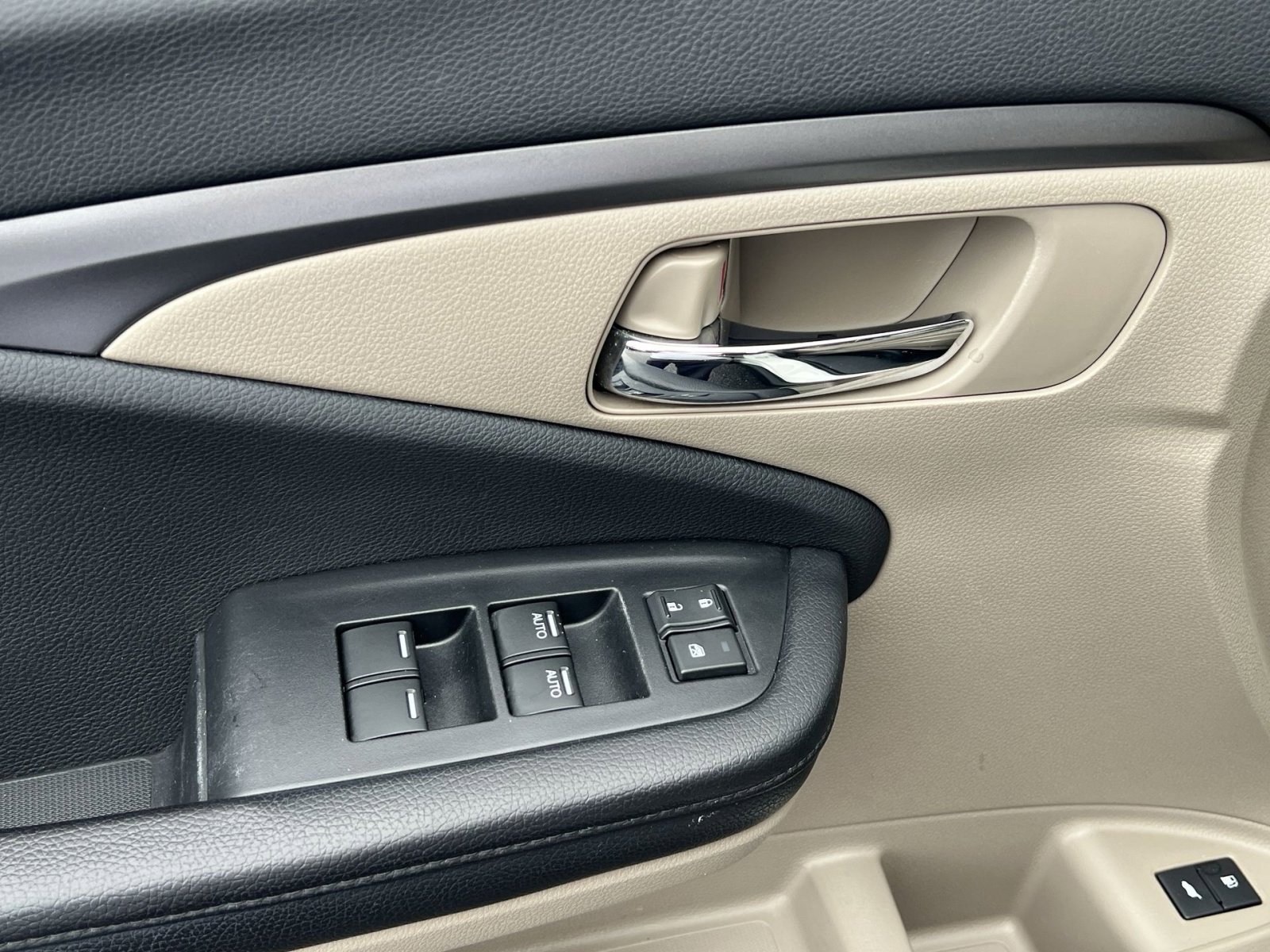 Used 2016 Honda Pilot EX-L image 13