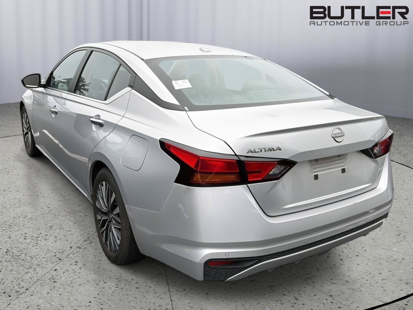 Used 2025 Nissan Altima 2.5 SV FWD image 9