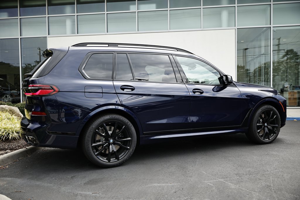 New 2026 BMW X7 M60i w/ M Sport Professional Package image 7