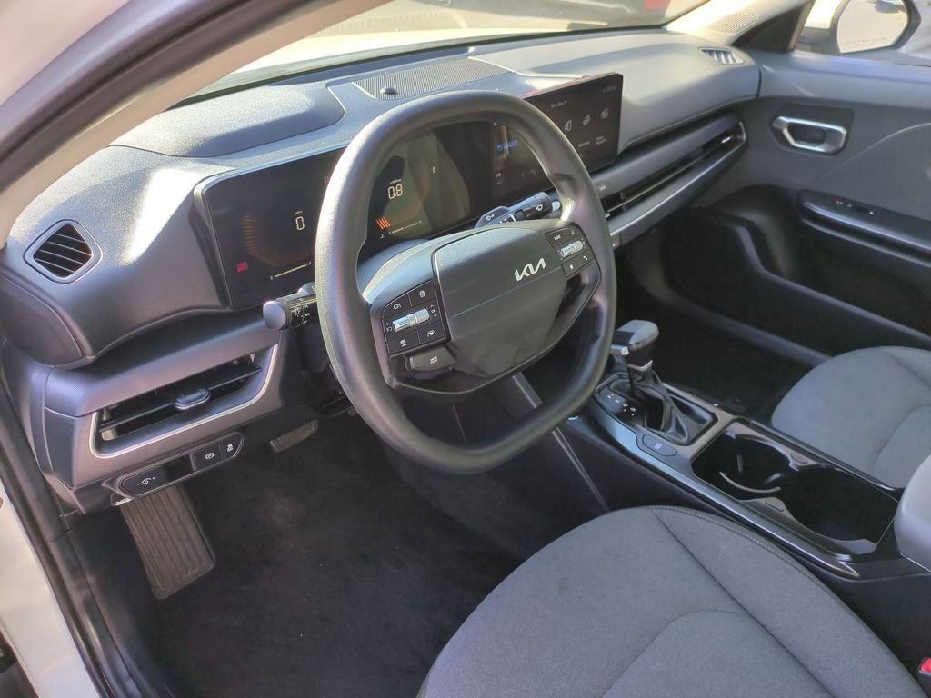 Used 2025 Kia K4 FWD image 15