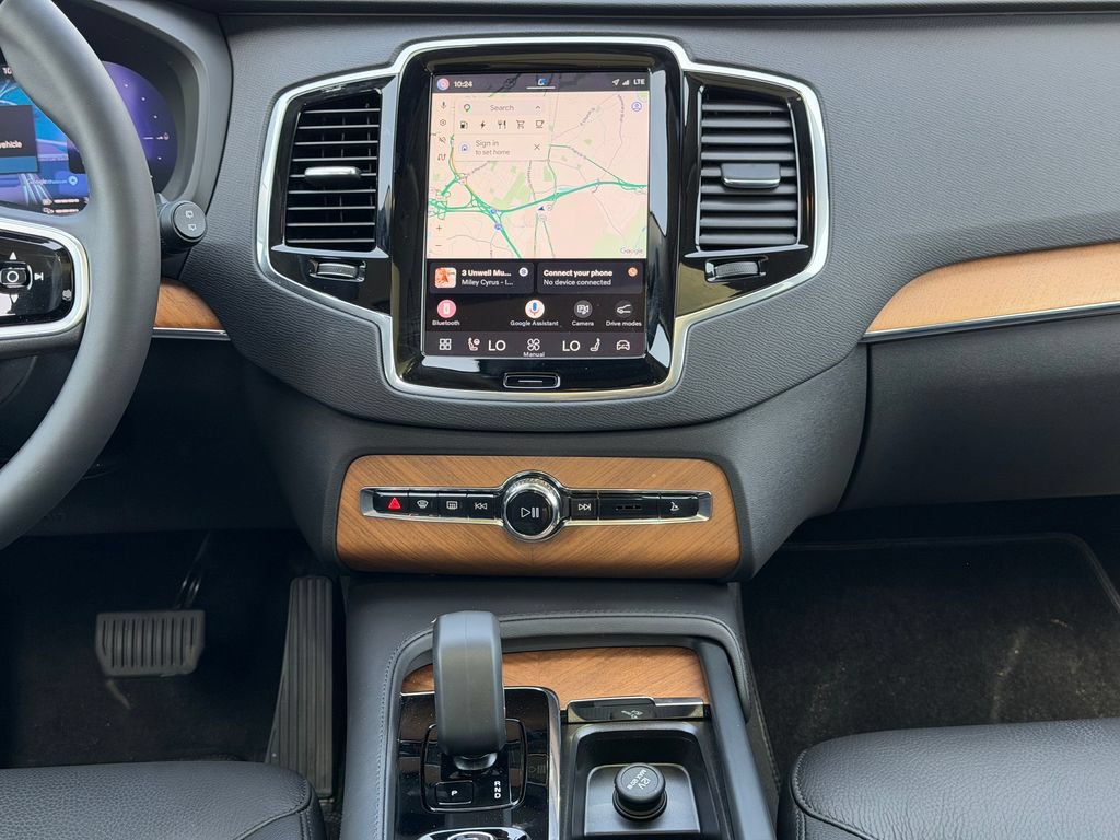 Certified 2025 Volvo XC90 T8 Plus AWD/4WD image 25
