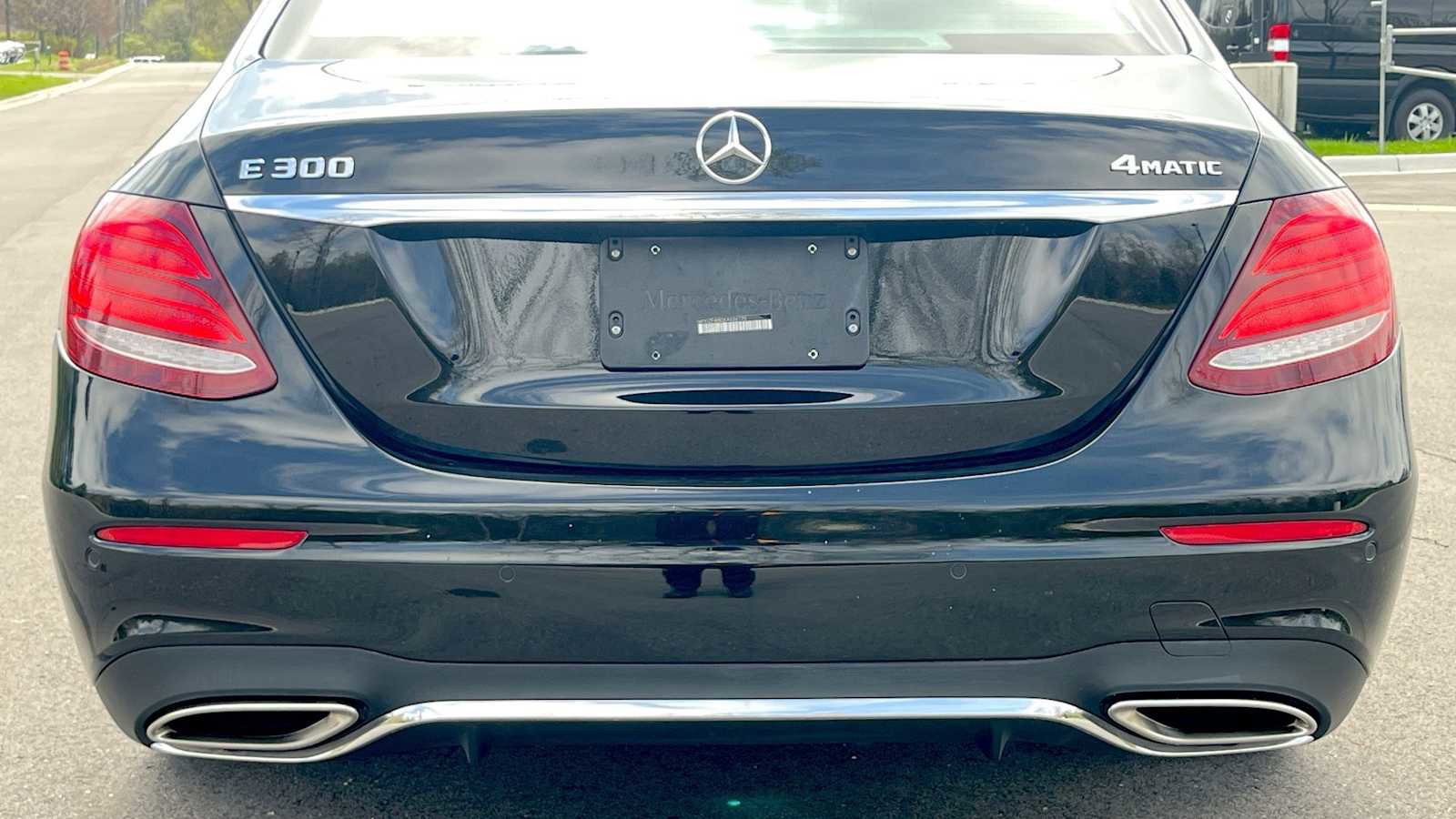 Certified 2019 Mercedes-Benz E 300 4MATIC image 18