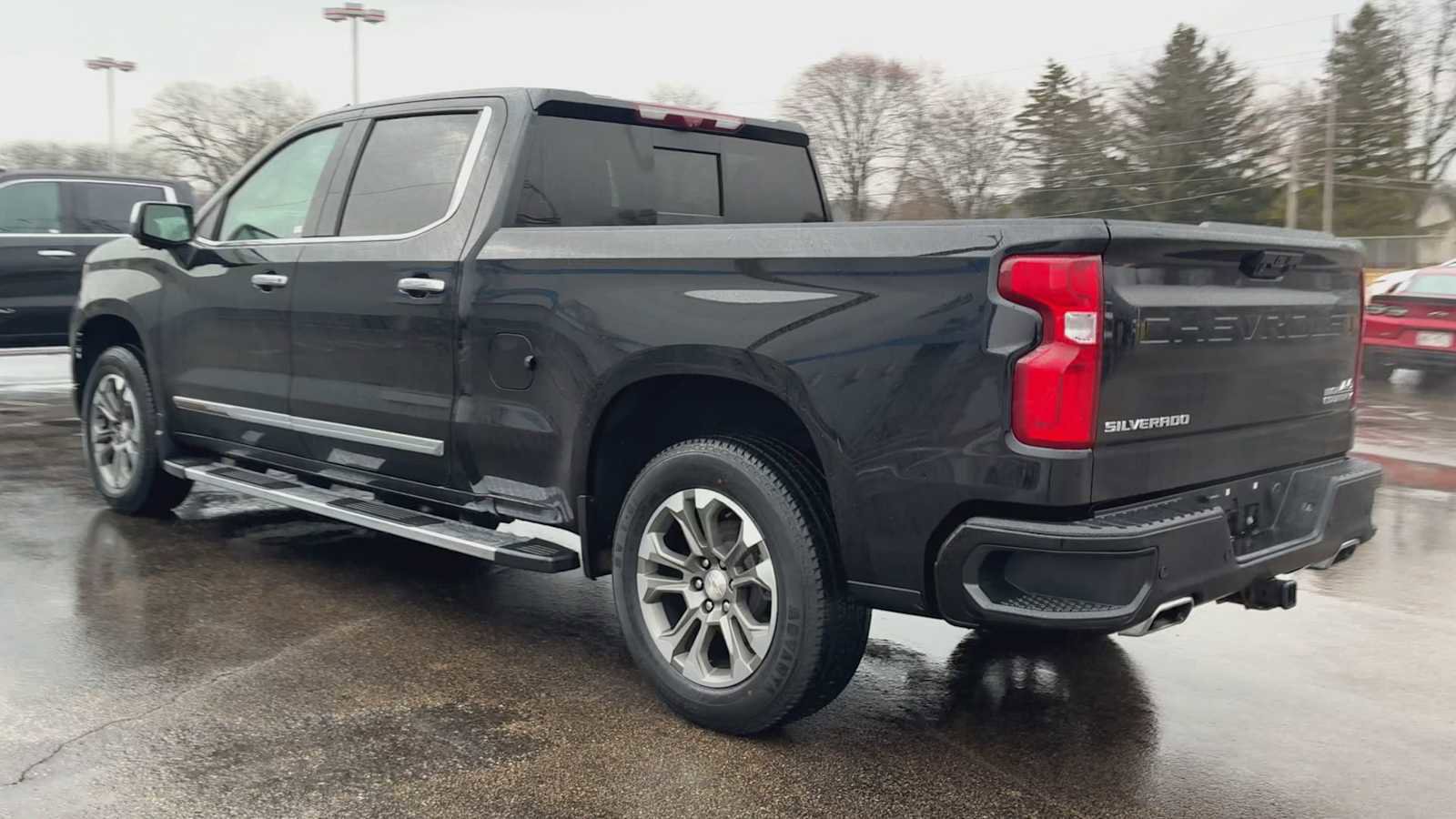 Certified 2022 Chevrolet Silverado 1500 High Country w/ Technology Package image 4