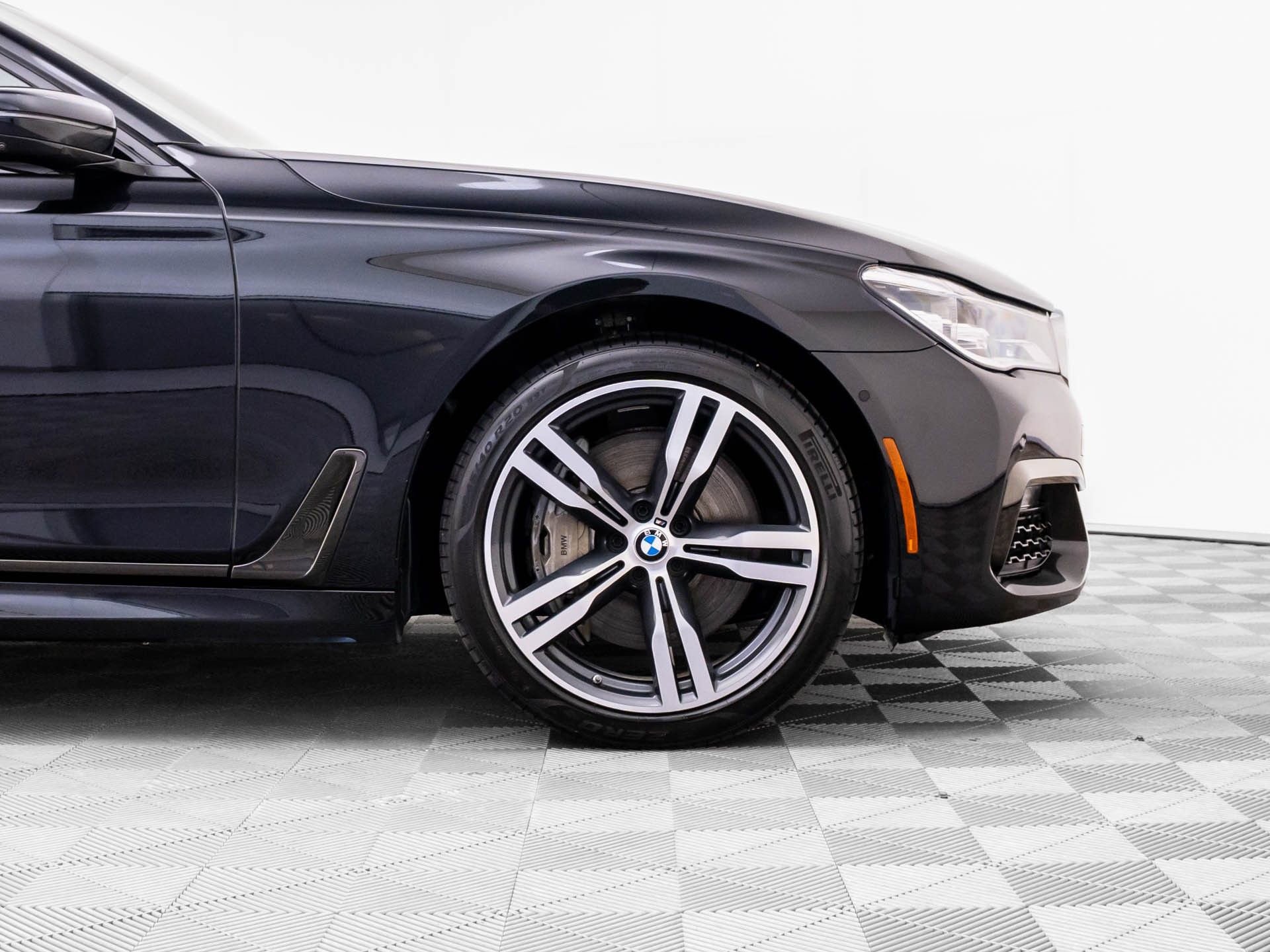 Used 2019 BMW 750i xDrive image 34