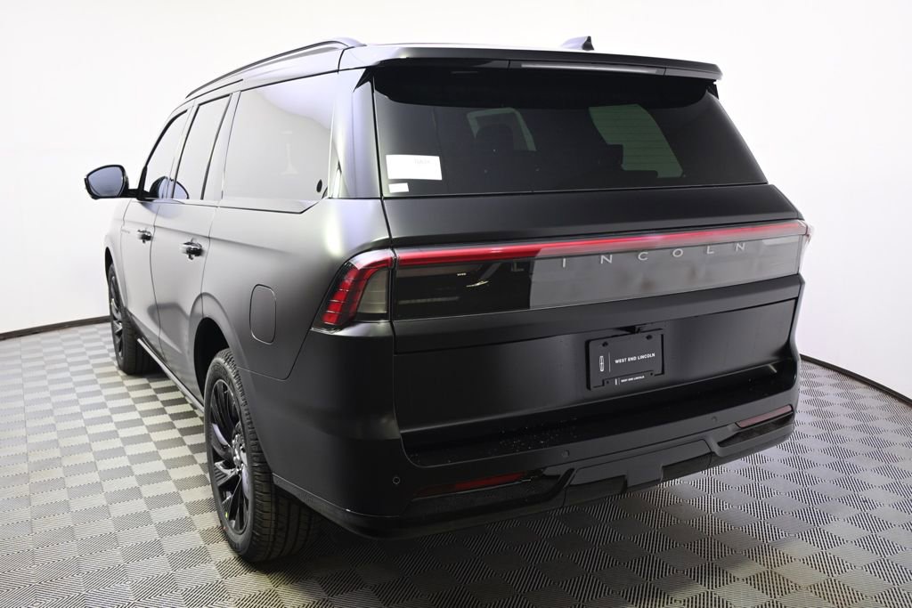 New 2026 Lincoln Navigator Reserve image 4