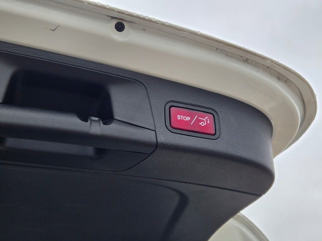 Used 2025 Mercedes-Benz GLA 250 4MATIC image 16