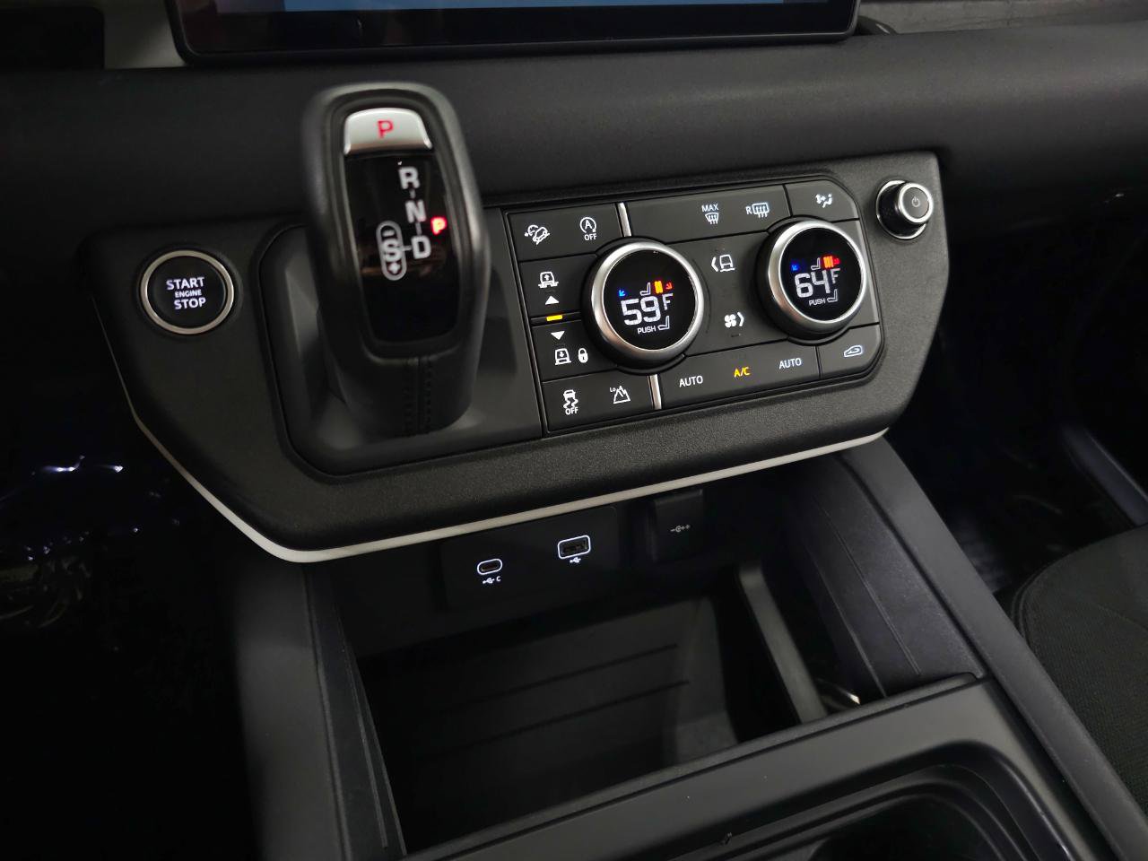 Used 2020 Land Rover Defender 110 First Edition AWD/4WD image 31