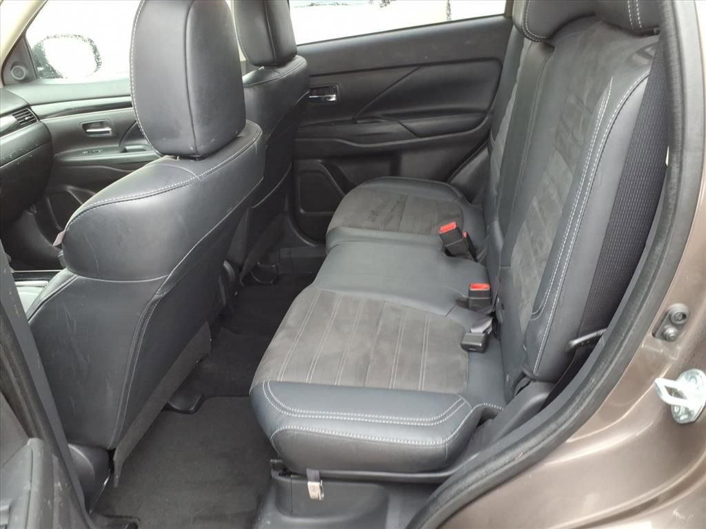 Used 2019 Mitsubishi Outlander FWD image 12