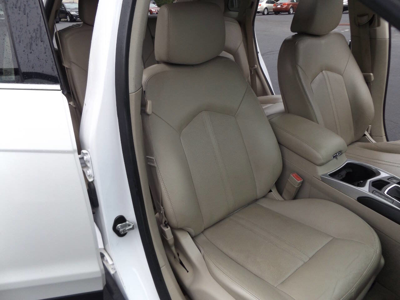 Used 2012 Cadillac SRX Luxury image 23