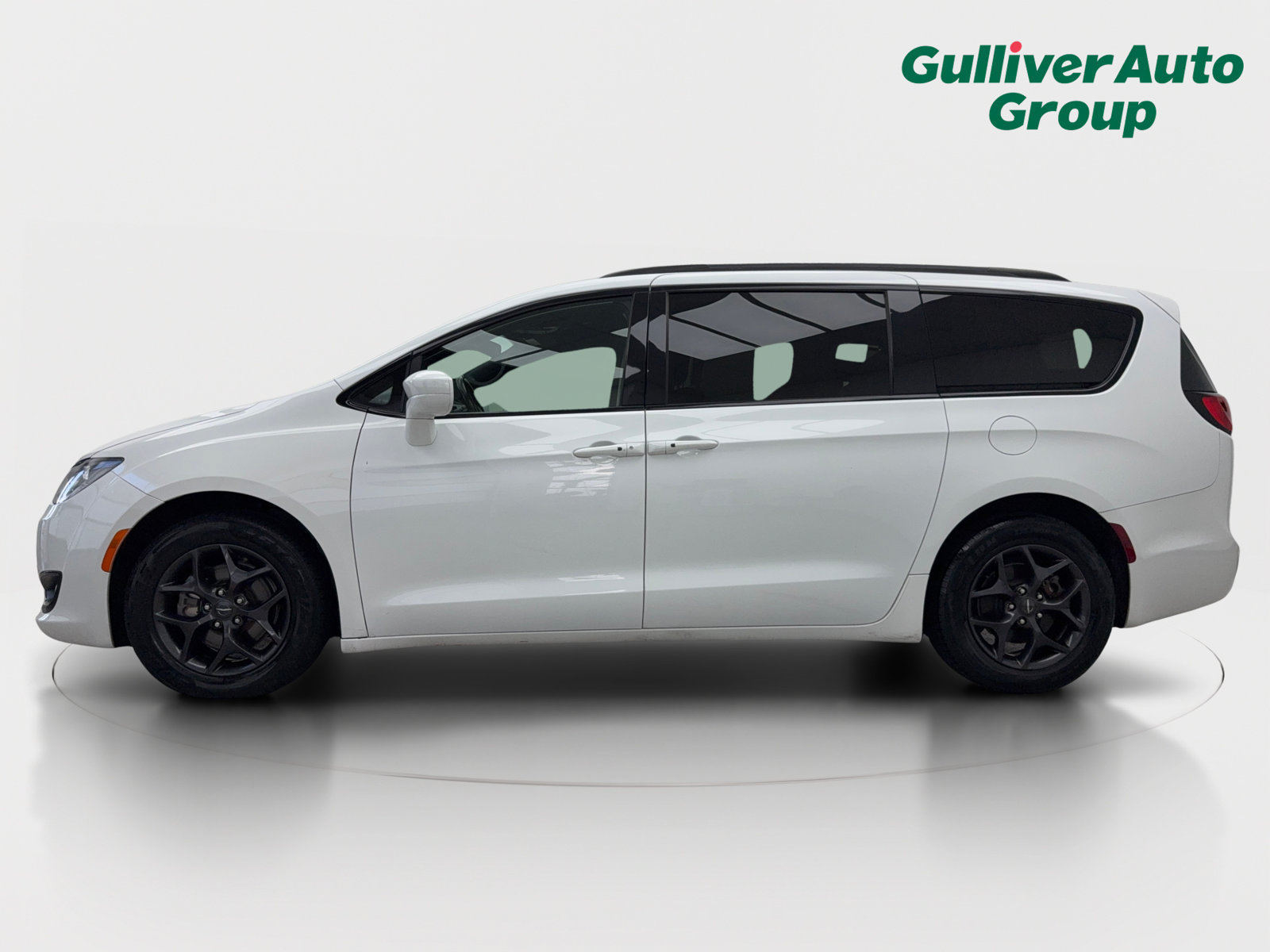 Used 2019 Chrysler Pacifica Touring-L Plus w/ S Appearance Package FWD image 3