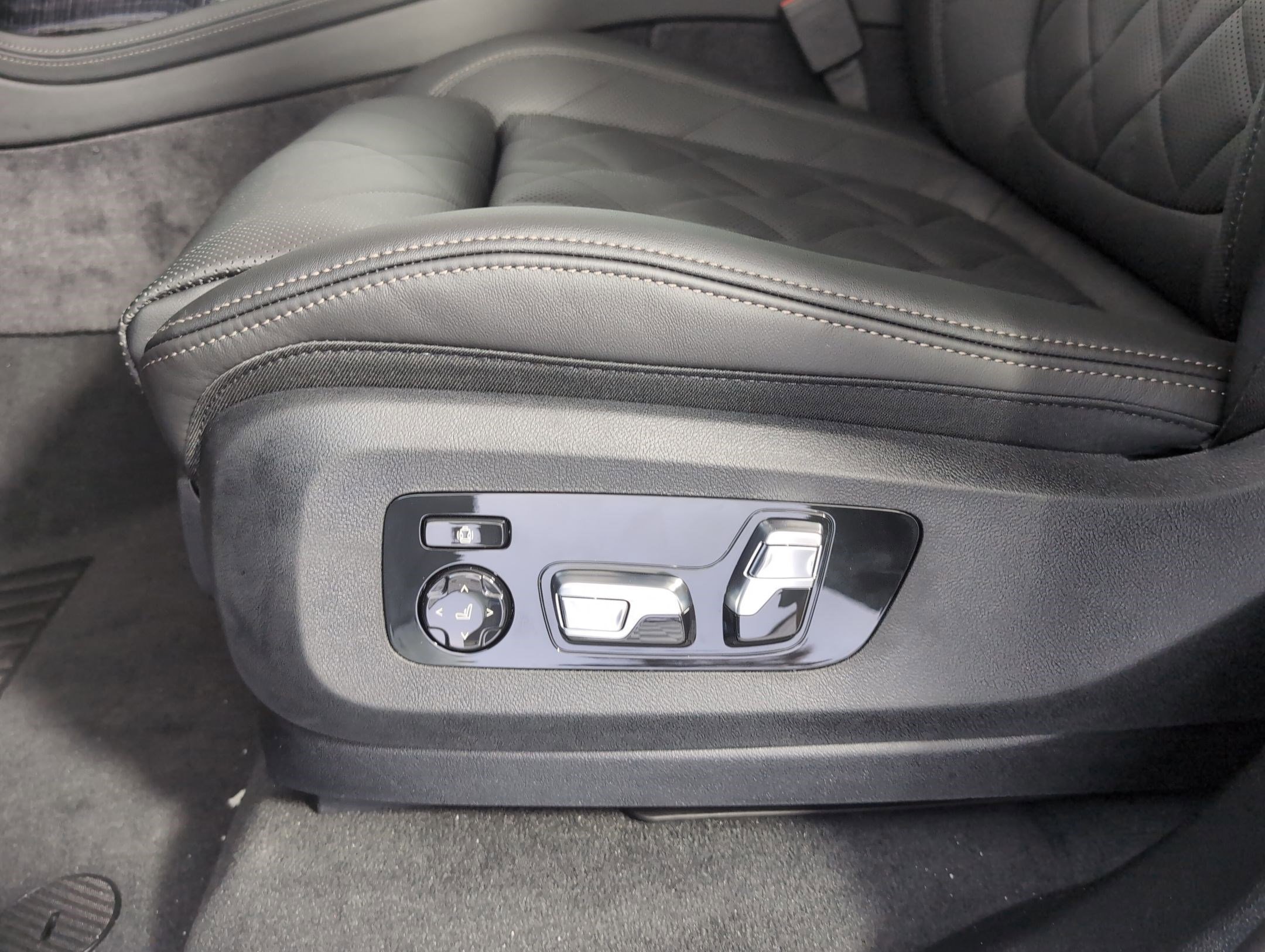 New 2026 BMW X7 xDrive40i w/ M Sport Package image 11