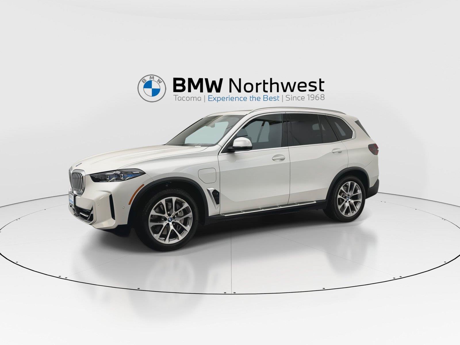 Used 2024 BMW X5 xDrive50e w/ Premium Package AWD/4WD image 10