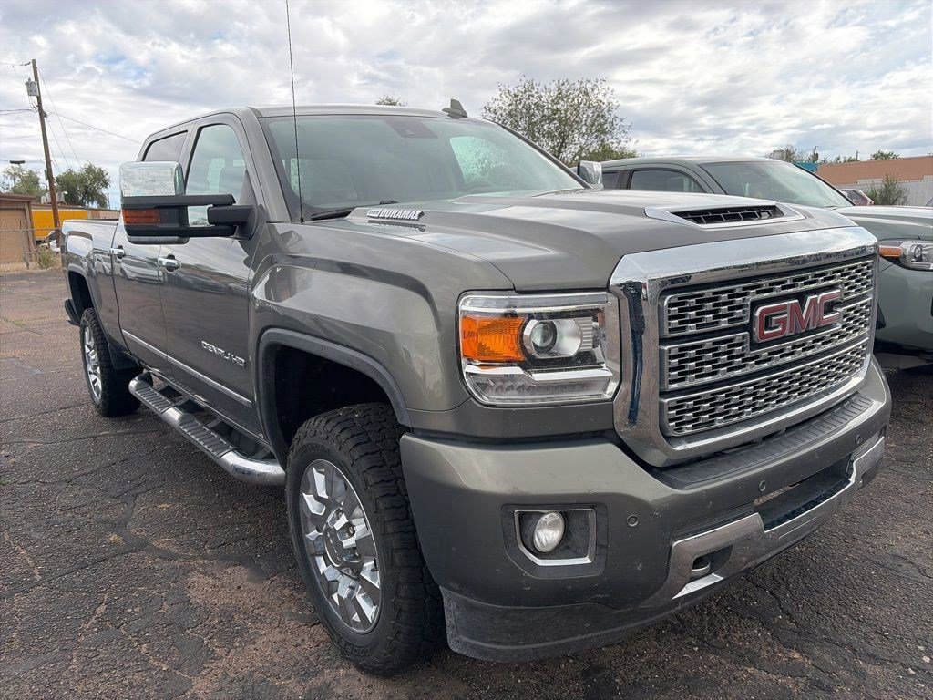 Used 2018 GMC Sierra 2500 Denali w/ Duramax Plus Package AWD/4WD image 2