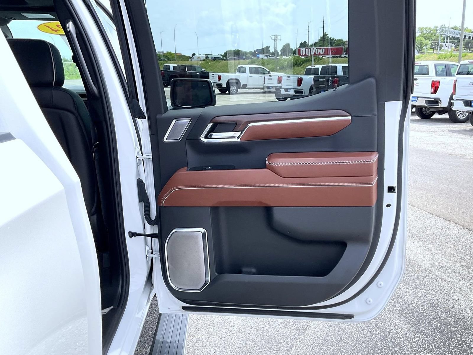 Certified 2024 GMC Sierra 1500 Denali Ultimate AWD/4WD image 17