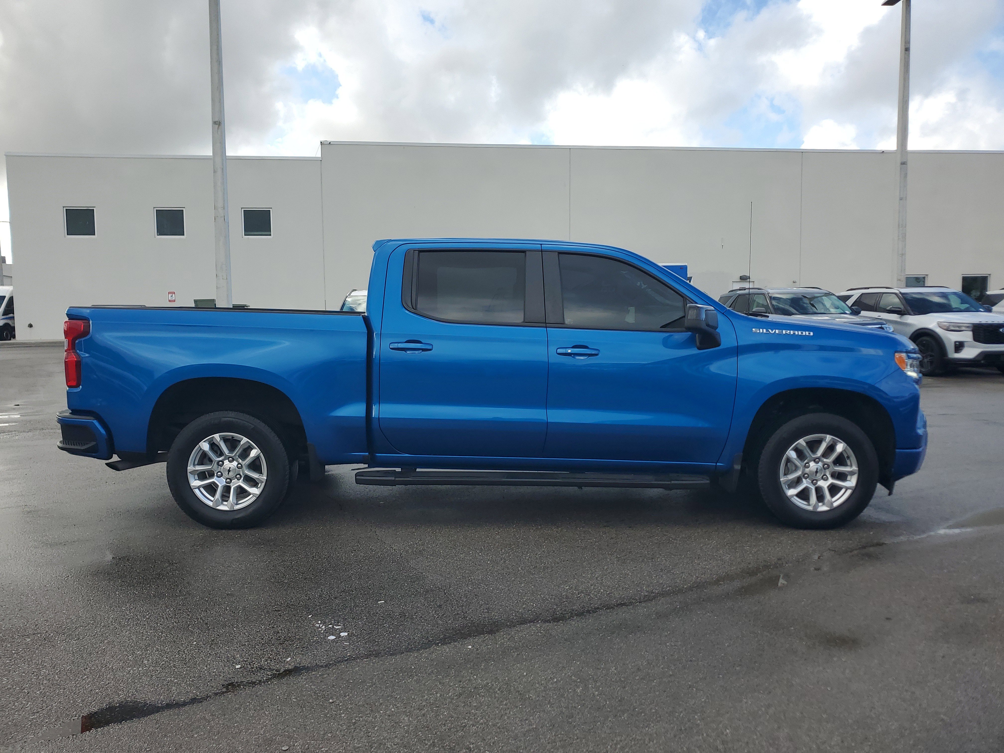Used 2023 Chevrolet Silverado 1500 RST image 4