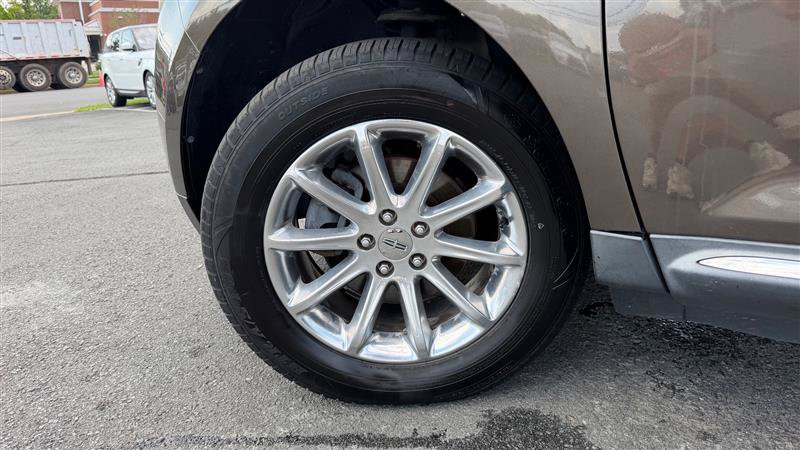 Used 2011 Lincoln MKX 2WD w/ 101A Rapid Spec Order Code image 15