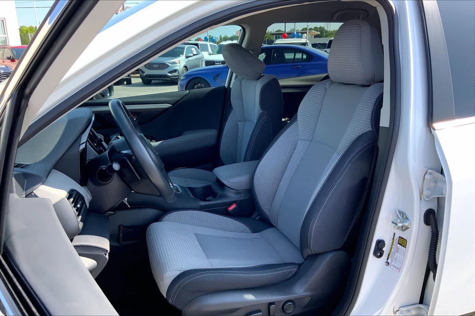 Used 2024 Subaru Outback Premium AWD/4WD image 8