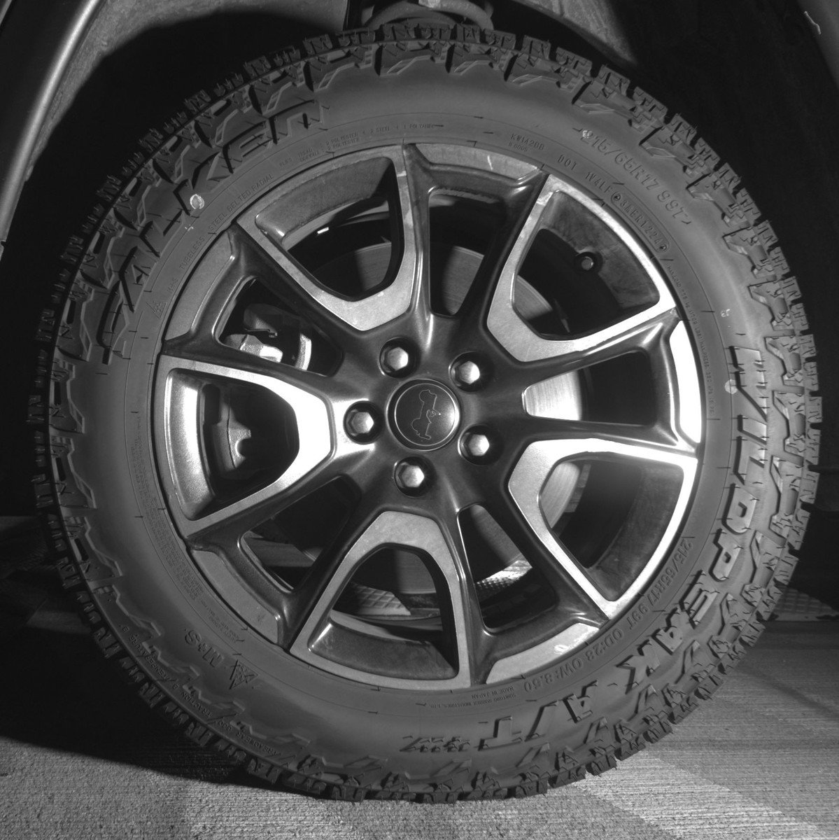 Used 2025 Jeep Compass Trailhawk image 12