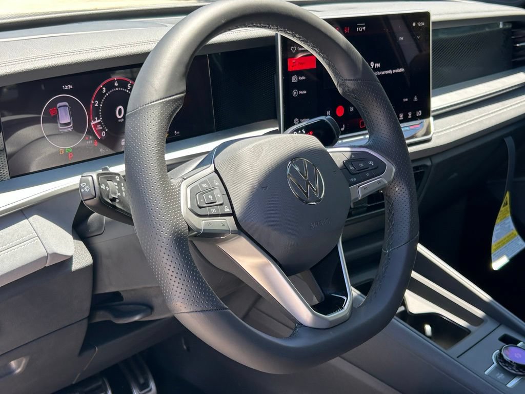 New 2026 Volkswagen Tiguan SE R-Line FWD image 17