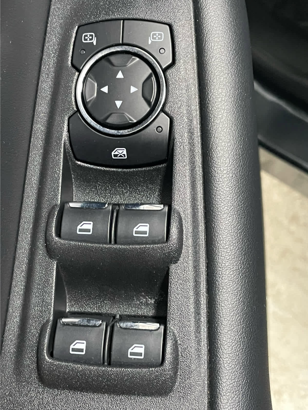 Used 2024 Ford Edge SEL w/ Convenience Package AWD/4WD image 17