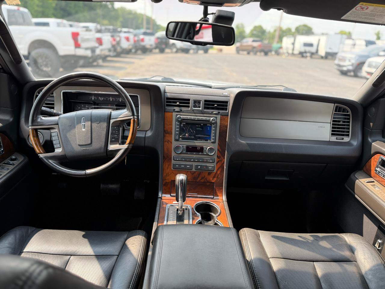 Used 2012 Lincoln Navigator 2WD image 19