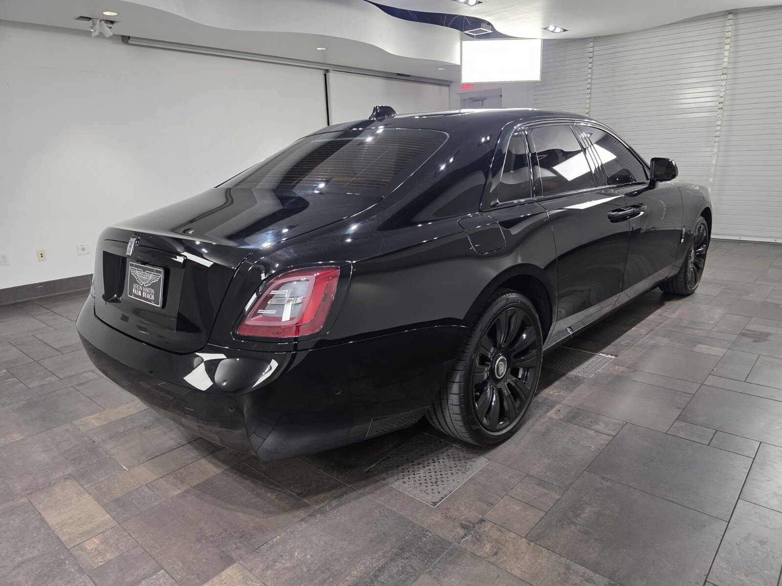 Used 2024 Rolls-Royce Ghost image 28