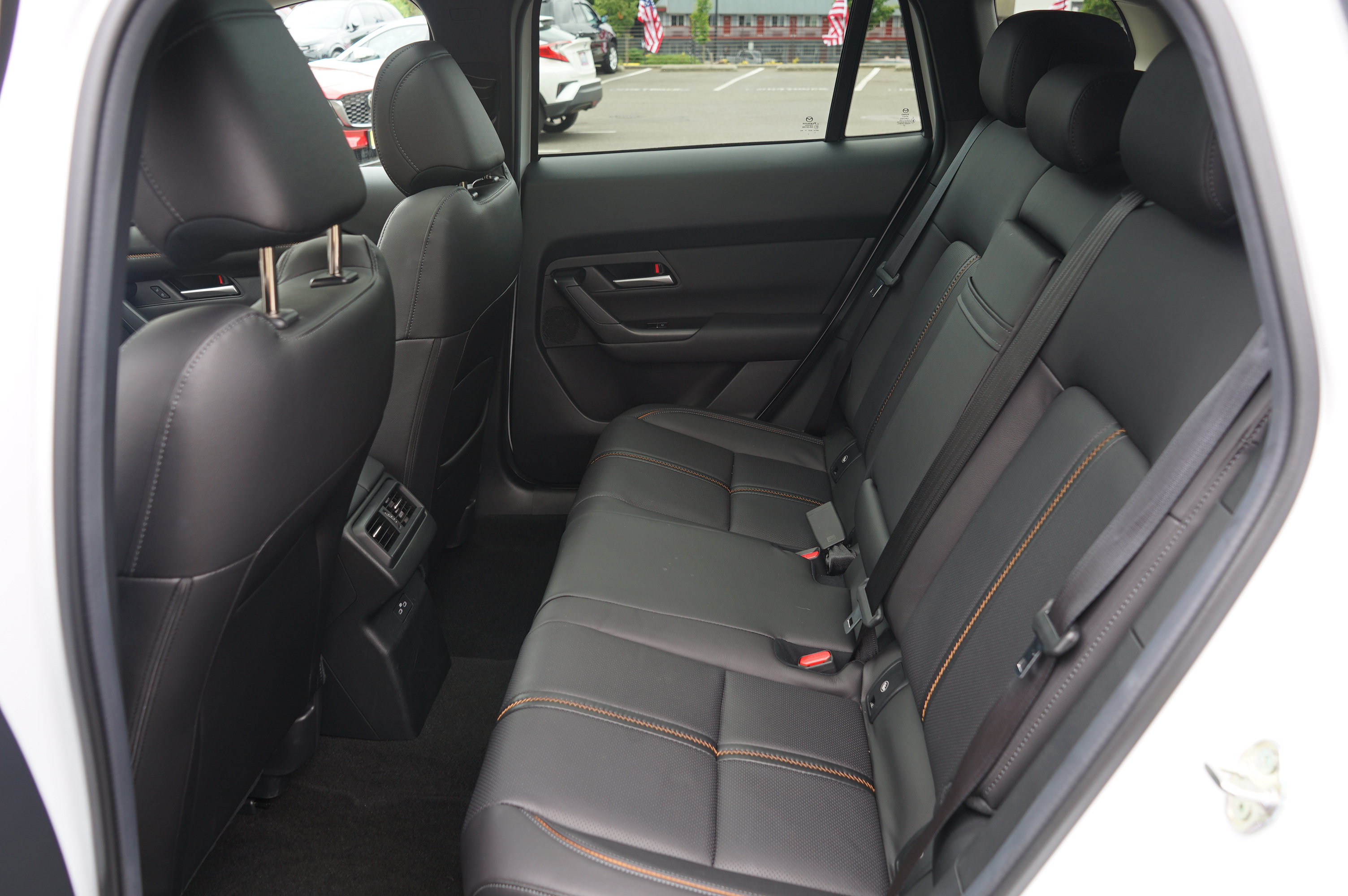 Certified 2025 MAZDA CX-50 AWD 2.5 Hybrid w/ Premium Pkg image 17