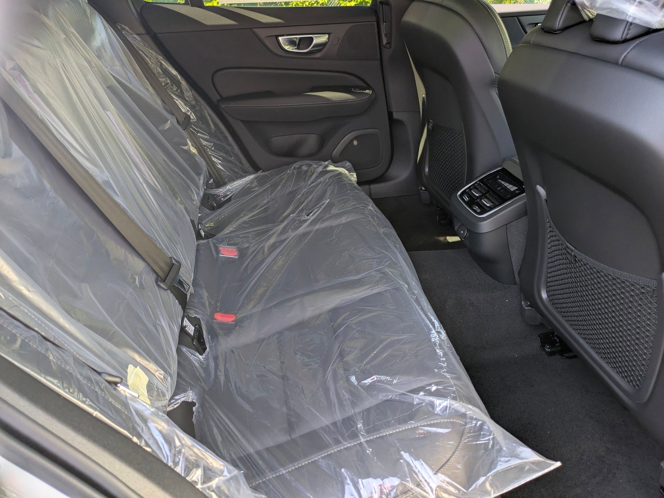 New 2026 Volvo V60 B5 Cross Country Ultra w/ Protection Package Premier image 24