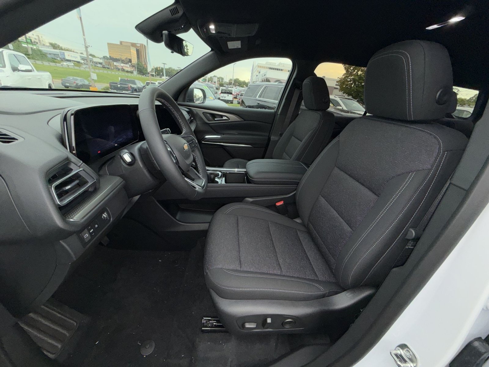 New 2027 Chevrolet Traverse LT w/ Driver Confidence Package FWD image 13