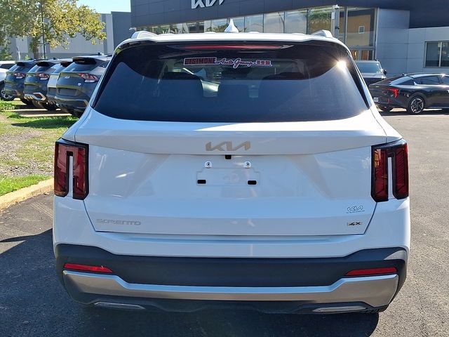 Certified 2025 Kia Sorento S AWD/4WD image 5