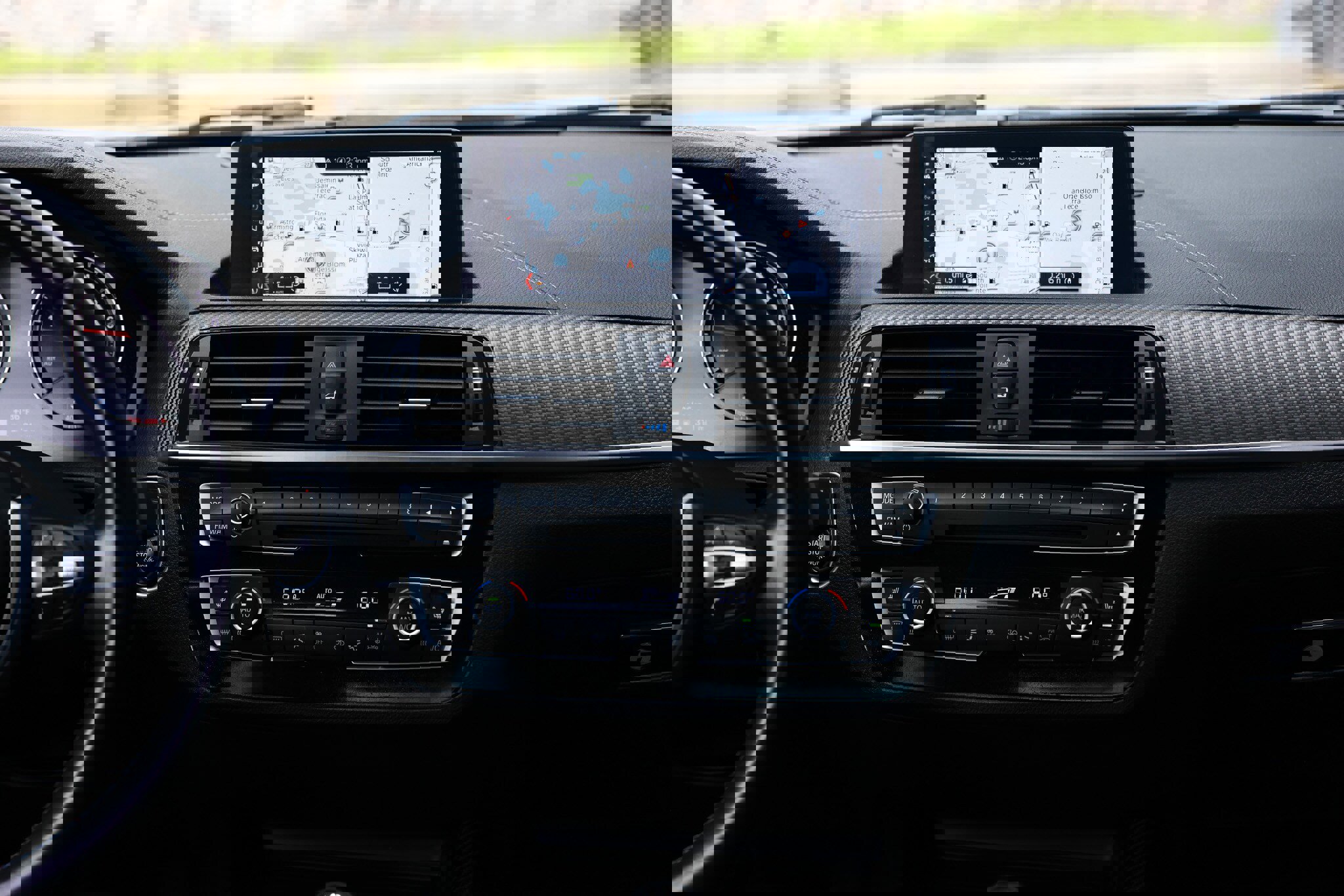 Used 2018 BMW M2 image 40